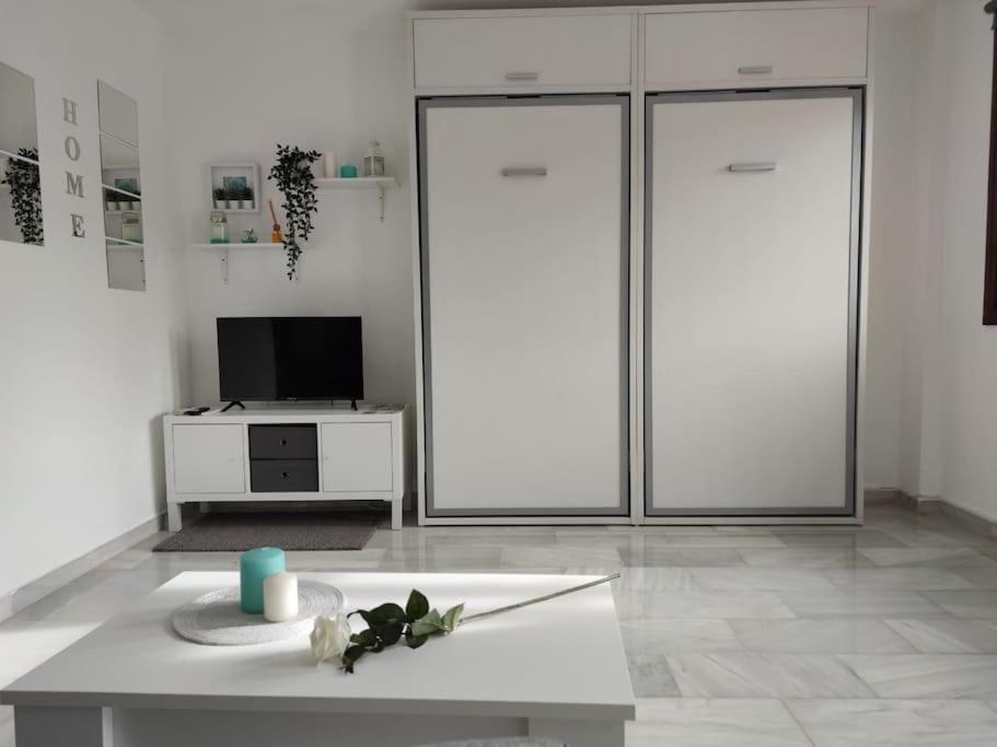 Apartamento Maika Benalsun Pueblo Evita 贝纳尔马德纳 外观 照片