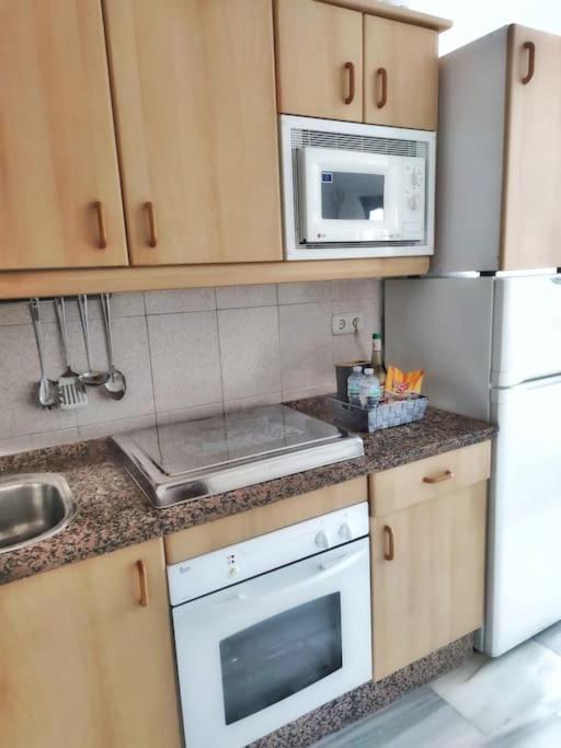 Apartamento Maika Benalsun Pueblo Evita 贝纳尔马德纳 外观 照片